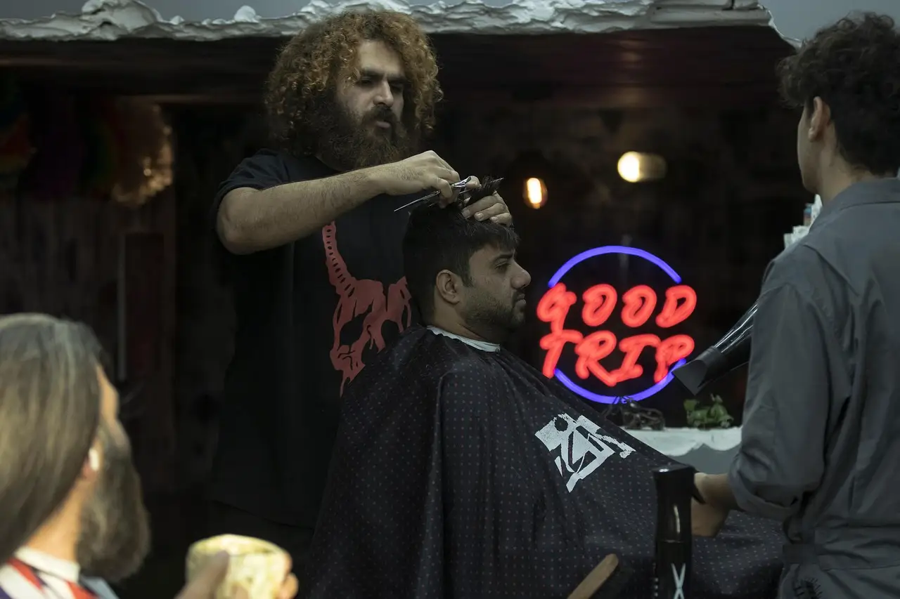 Anti-Frizz Hair Care Market Size, Share | CAGR of 8.9% - Market.us
